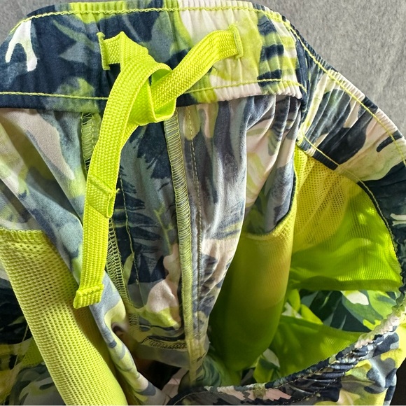 The North Face Shorts Pull on Classic Hybrid Trunks Swim Athletic Pockets - Picture 5 of 15